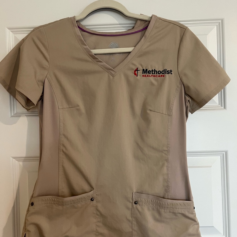 Scrub top
